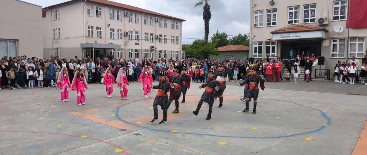 Dalaman’da 23 Nisan Coşkusu Okul Bahçesine Taştı 17